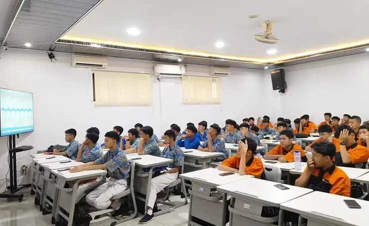 riyadi-group-edukasi-teknologi-otomasi-smc-di-smk-cibitung-1